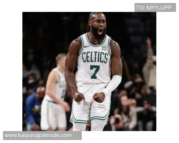 杰伦布朗表现稳定但未能带领球队获胜18投9中斩获25分6篮板4助攻 杰伦布朗表现稳定但未能带领球队获胜18投9中斩获25分6篮板4助攻