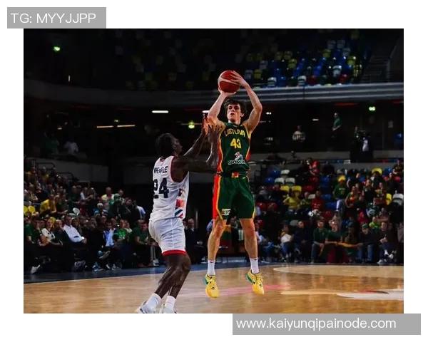 FIBA官推盘点历史经典逆转时刻米勒麦迪与立陶宛后卫的精彩表现