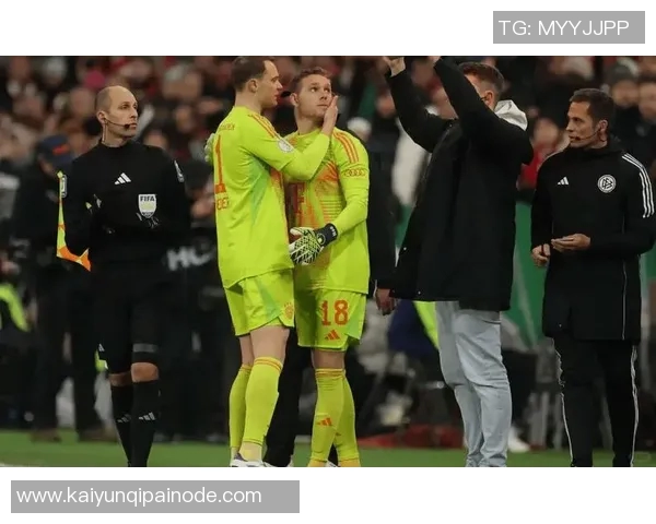 拜仁训练人数不足仅四名一线队员参与三名为门将情况堪忧 拜仁训练人数不足仅四名一线队员参与三名为门将情况堪忧