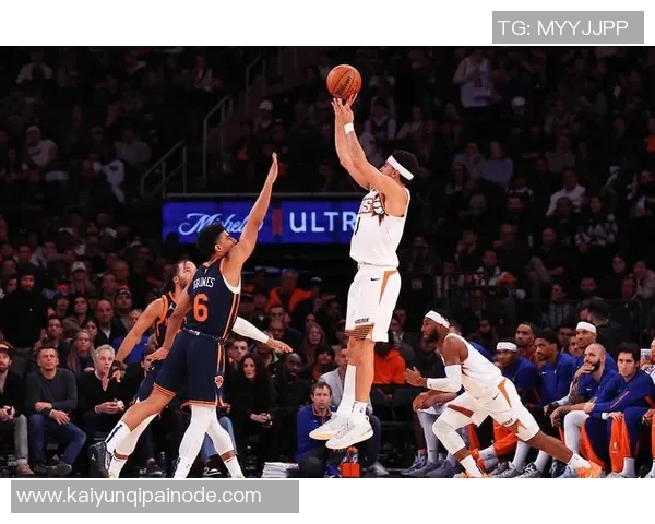 太阳队无传统控卫依然运转流畅布克状态回归巅峰表现